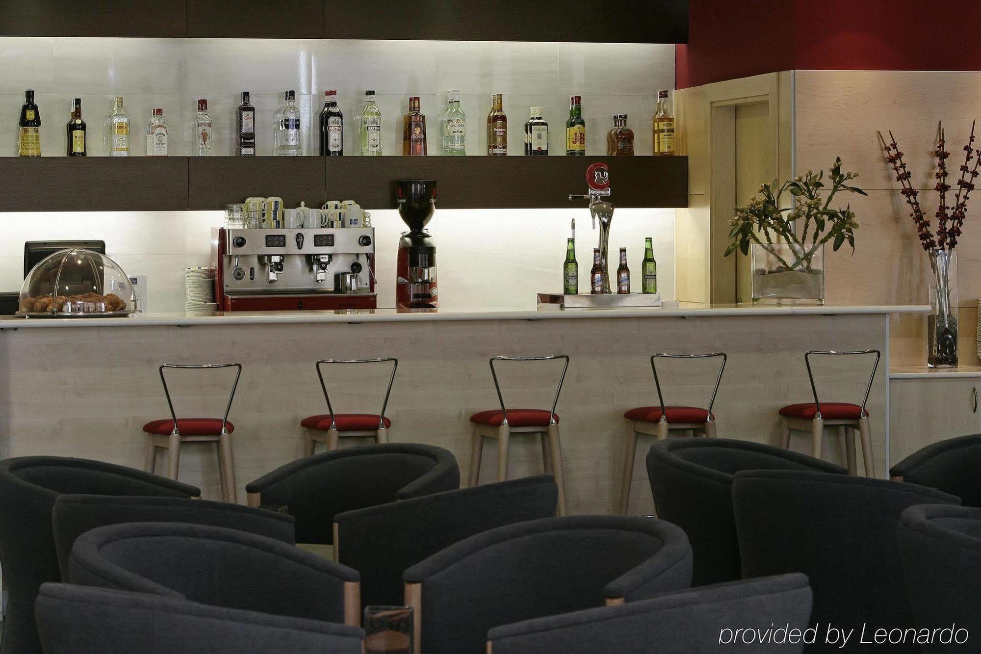 B&B Hotel Madrid Aeropuerto T1 T2 T3 Exterior foto